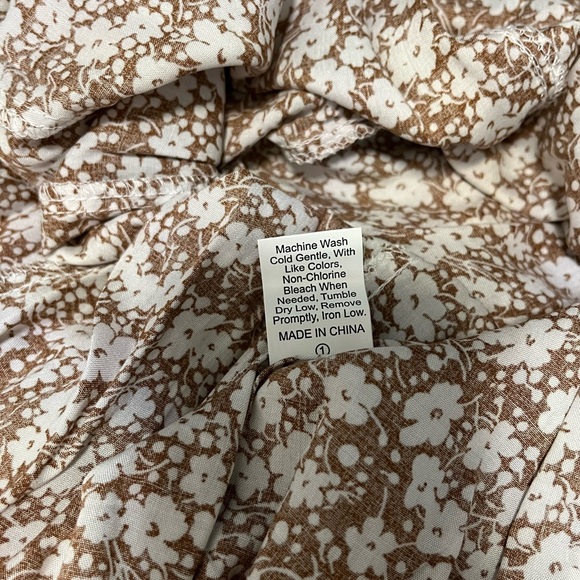 These Three Boutique / Miss Sparkling Wildflower Dress Size Small - Picture 8 of 9